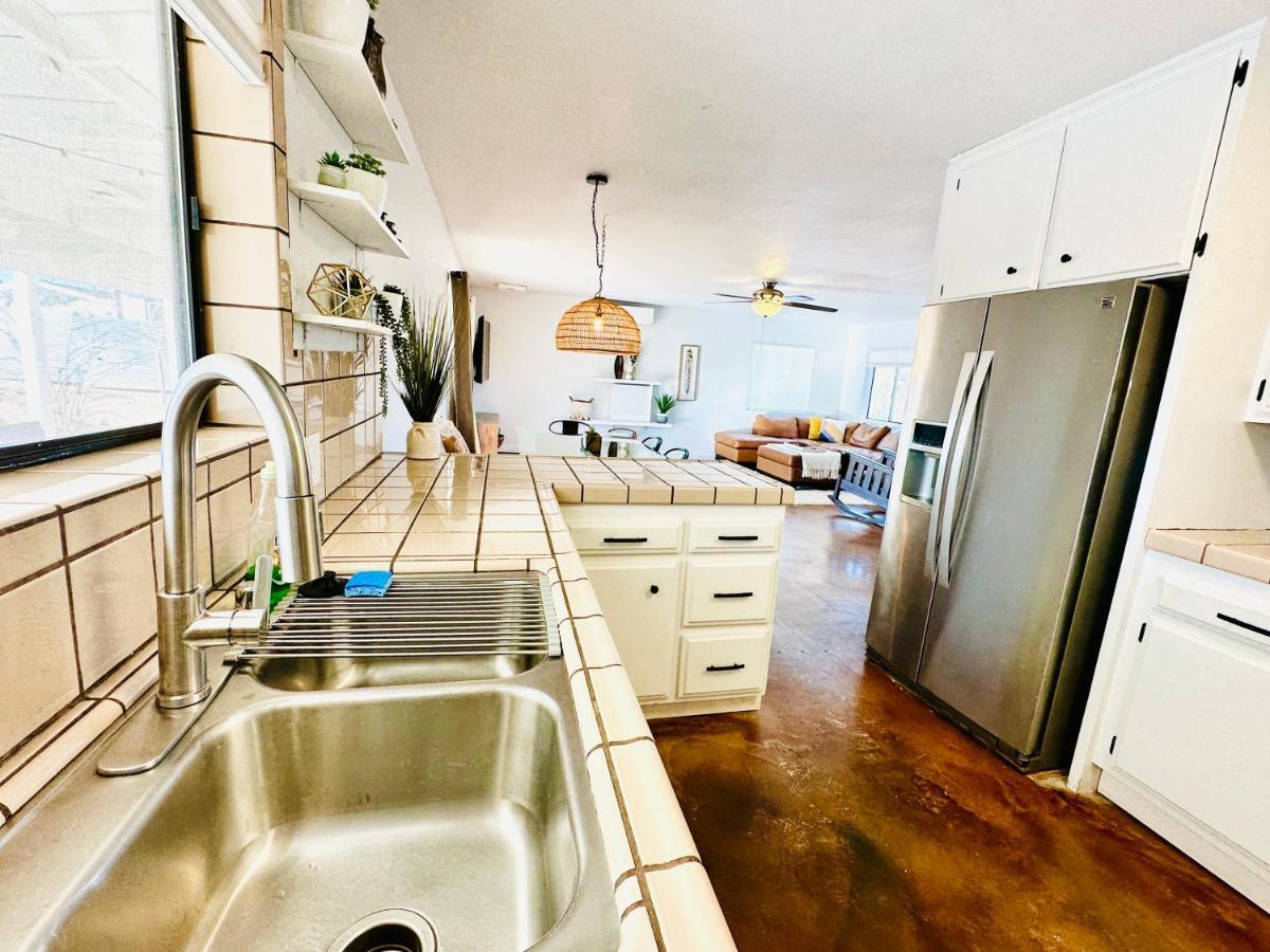 Ravens Nest Ranch, Fire Pit , Views, Near Jt Park! Villa Joshua Tree Exterior foto