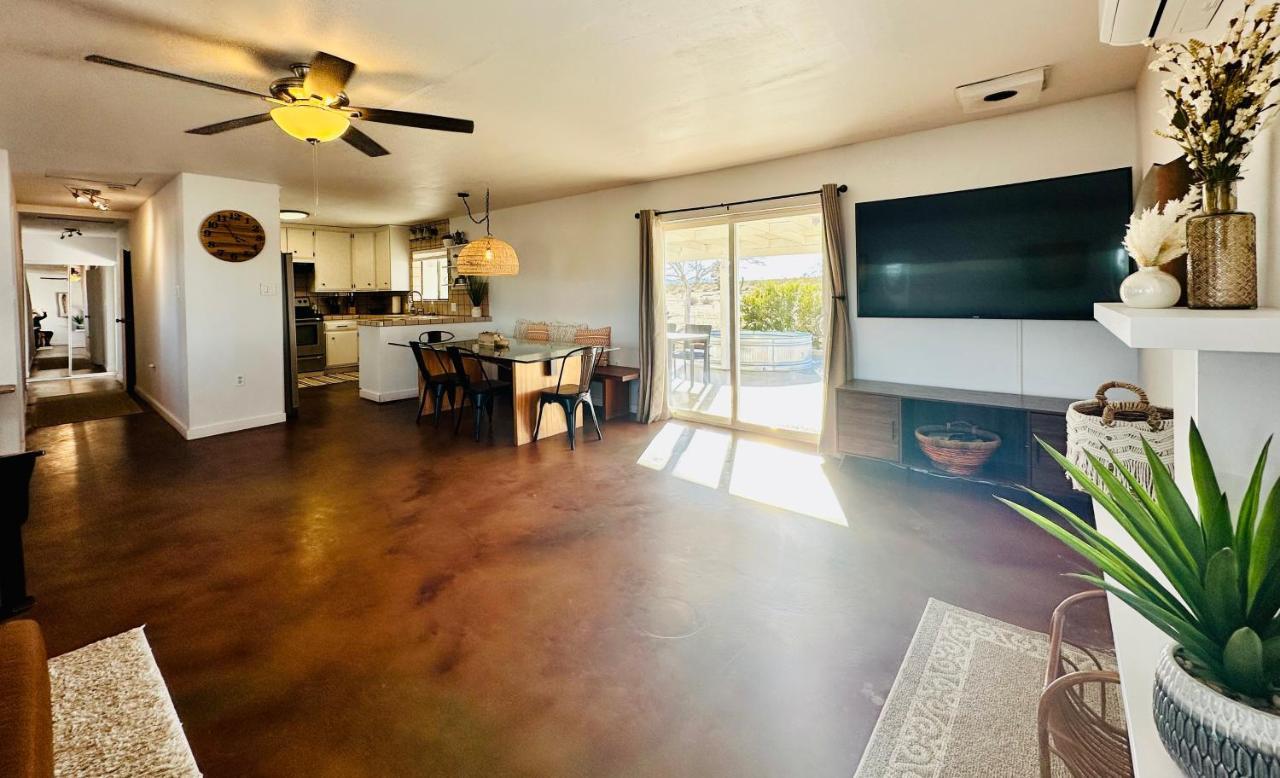 Ravens Nest Ranch, Fire Pit , Views, Near Jt Park! Villa Joshua Tree Exterior foto