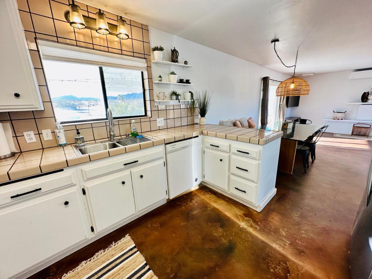 Ravens Nest Ranch, Fire Pit , Views, Near Jt Park! Villa Joshua Tree Exterior foto